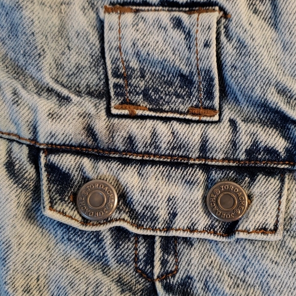 JORDACHE Vtg Acid wash Jean Shorts Pleated High Waist 7/8- Missing buttons 25" W - Picture 4 of 13